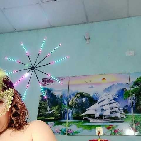 Chat Live with Linhanhsex2k on BongaCams