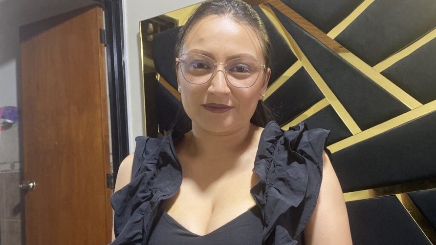 Chat Live with AngieLafourcade on LiveJasmin