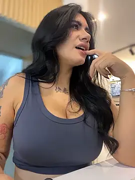 Chat Live with clarachanelricek on StripChat