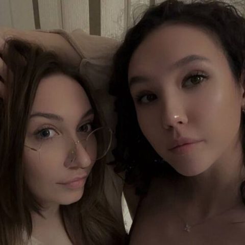 Chat Live with GlennaAndTate on LiveJasmin