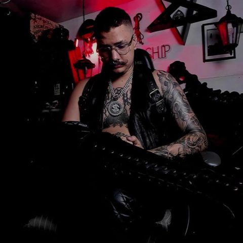 Chat Live with AllanDemone on Cam4