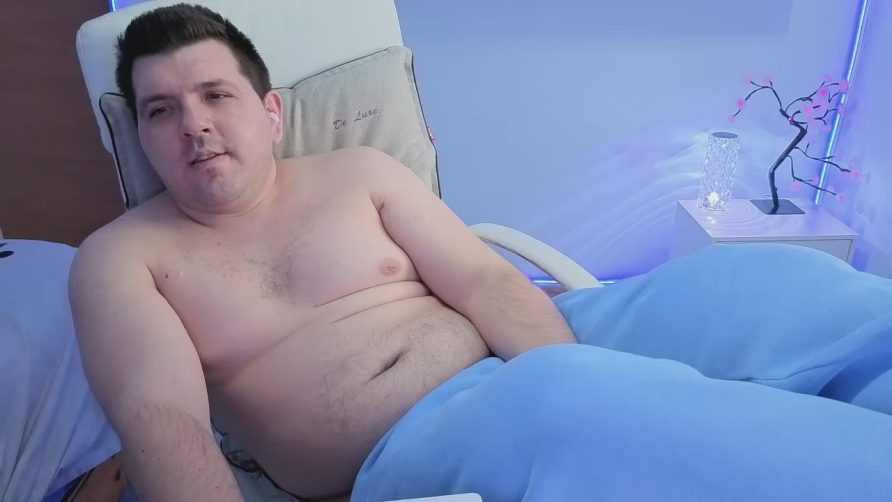 Chat Live with Basy8 on Cam4