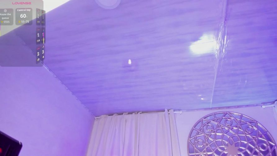 Chat Live with Bellinda_21 on Cam4