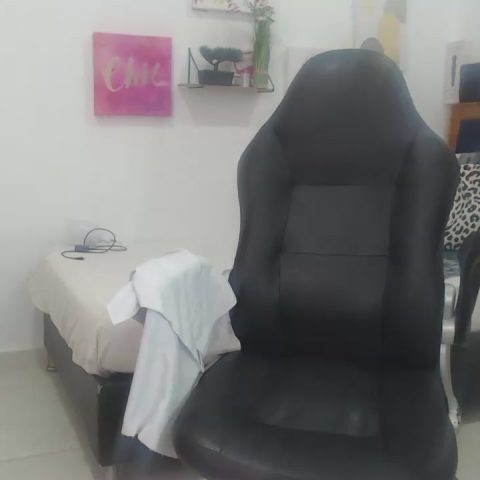 Chat Live with BustyXMilf on Cam4