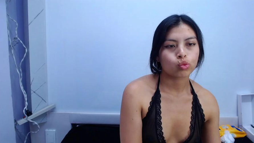 Chat Live with Chloe_Martini on Cam4