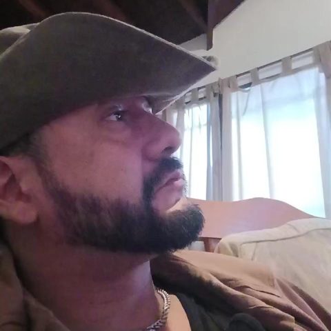 Chat Live with El_Franceso on Cam4