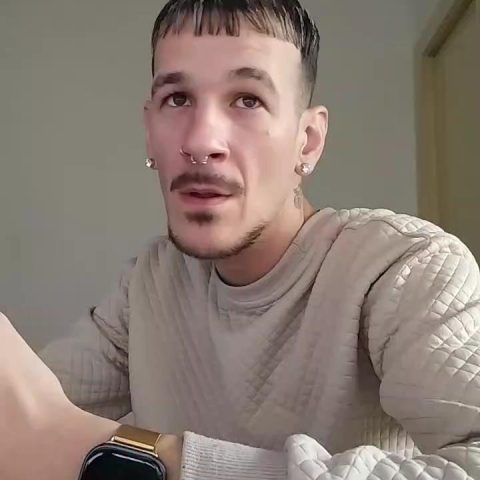 Chat Live with Elnene1995 on Cam4