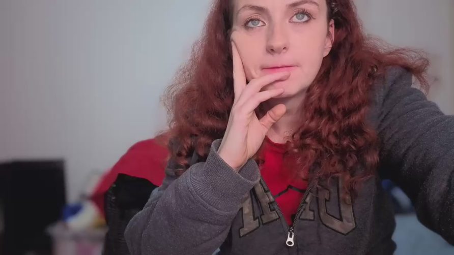 Chat Live with Emilyjamesmjb22 on Cam4