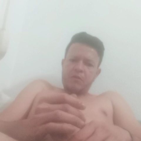 Chat Live with Estcolombiano on Cam4