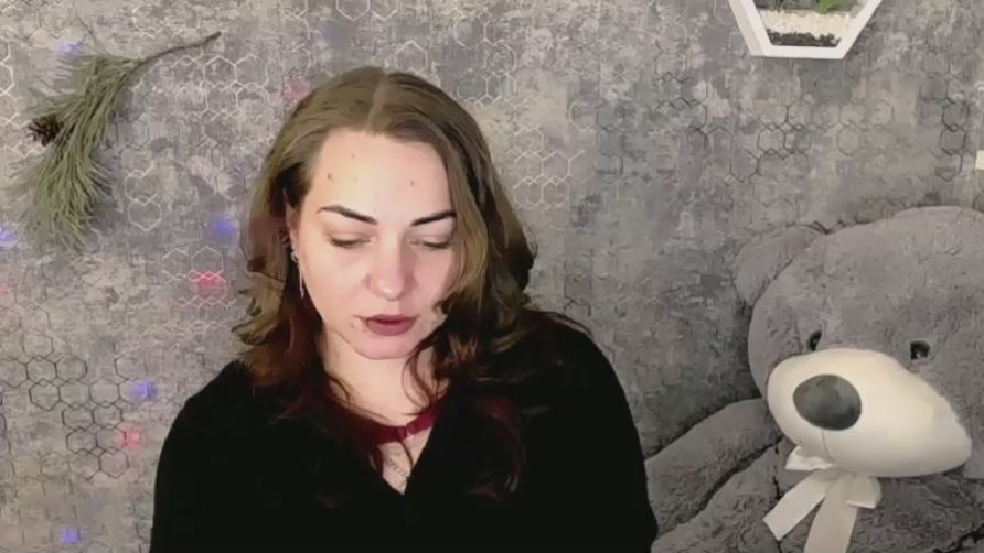 Chat Live with Evelineli on Cam4