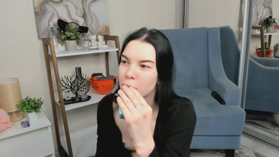 Chat Live with HyoContrell on Cam4