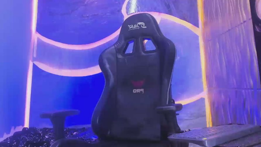 Chat Live with Kroddy_Sw_ on Cam4