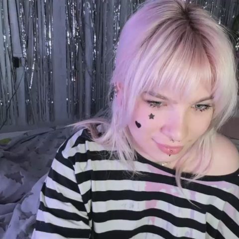 Chat Live with LanaBurling on Cam4