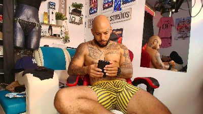 Chat Live with Leenar_key on Cam4