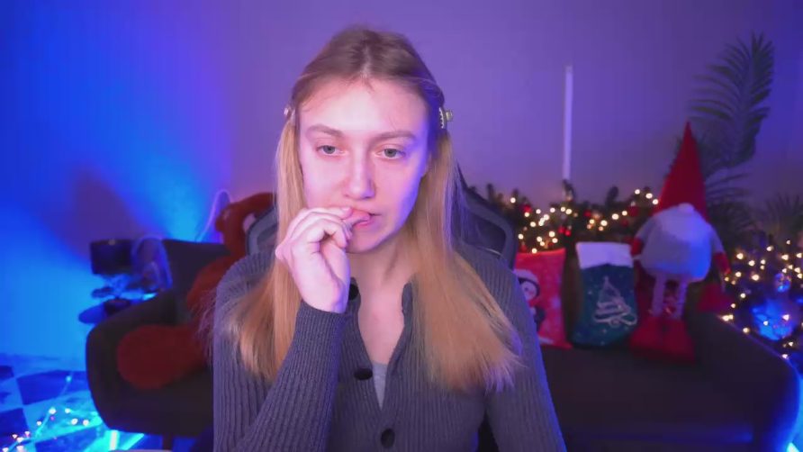 Chat Live with LollyLuxe on Cam4