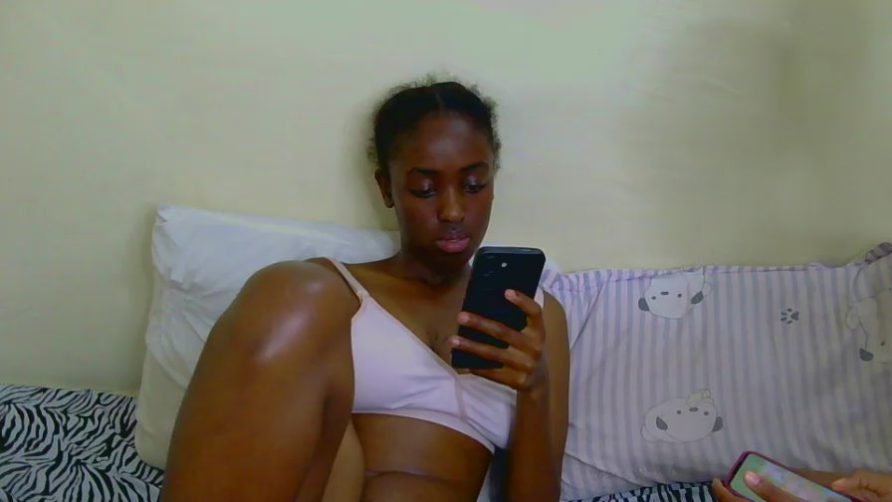 Chat Live with Loversoncam on Cam4