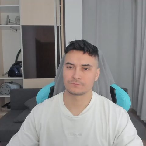 Chat Live with MattMalone on Cam4