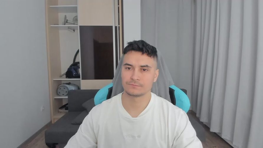 Chat Live with MattMalone on Cam4