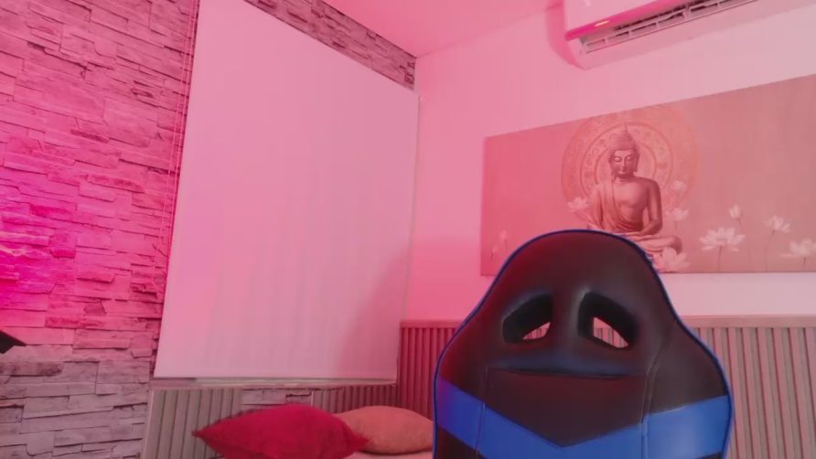 Chat Live with MaxTurner_ on Cam4