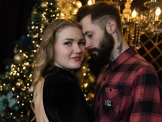 Chat Live with MikeAndAnna on XLoveCam