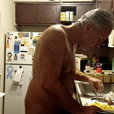 Chat Live with NakedG on Cam4