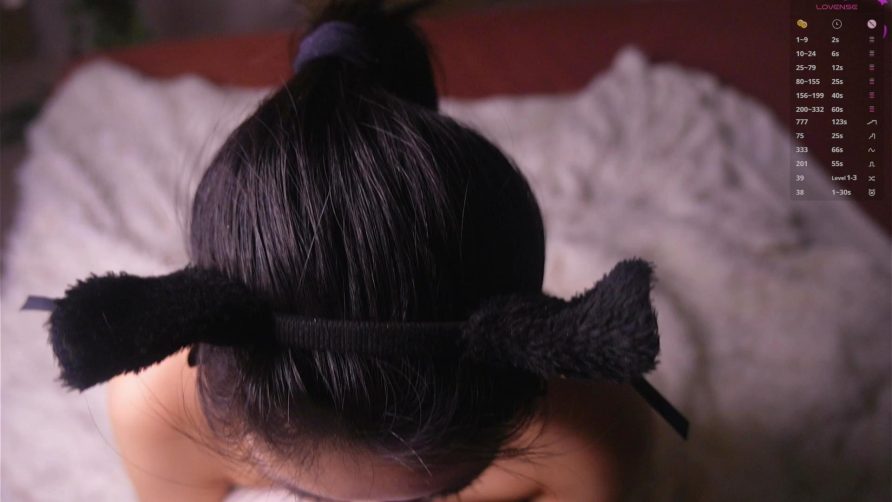 Chat Live with NoreenClem on Cam4