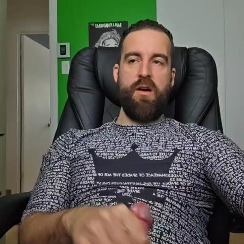 Chat Live with Pauly1988 on Cam4