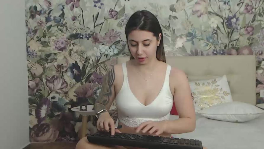 Chat Live with RoseDiamond06 on Cam4