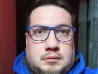 Chat Live with SnowBally on XLoveCam