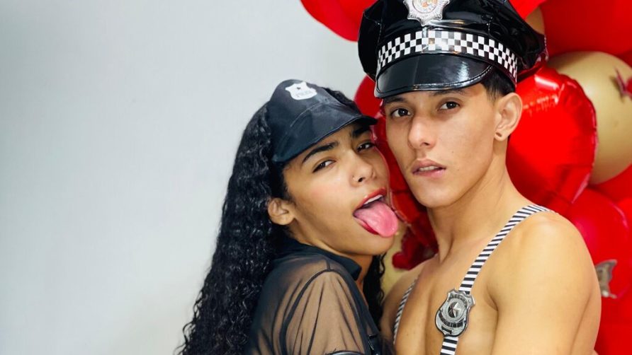 Chat Live with ZafiroAndFlynn on LiveJasmin