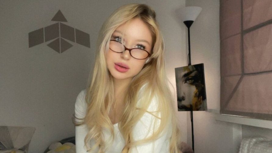 Chat Live with SamSaulite on LiveJasmin