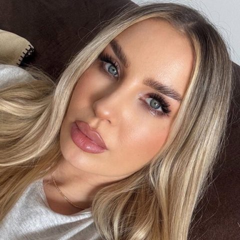 Chat Live with Evixa on LiveJasmin