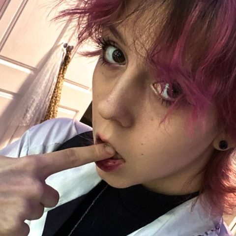 Chat Live with LorenzaSample on LiveJasmin