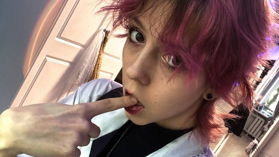 Chat Live with LorenzaSample on LiveJasmin