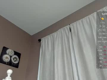 Chat Live with amialovesall19 on Chaturbate