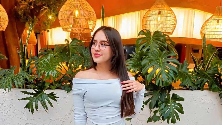 Chat Live with MindyColeman on LiveJasmin