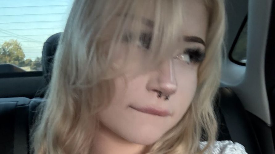 Chat Live with VerlieRentar on LiveJasmin