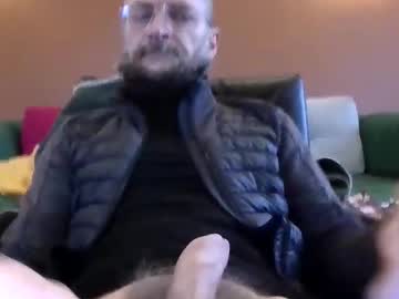 Chat Live with basiccamguy on Chaturbate