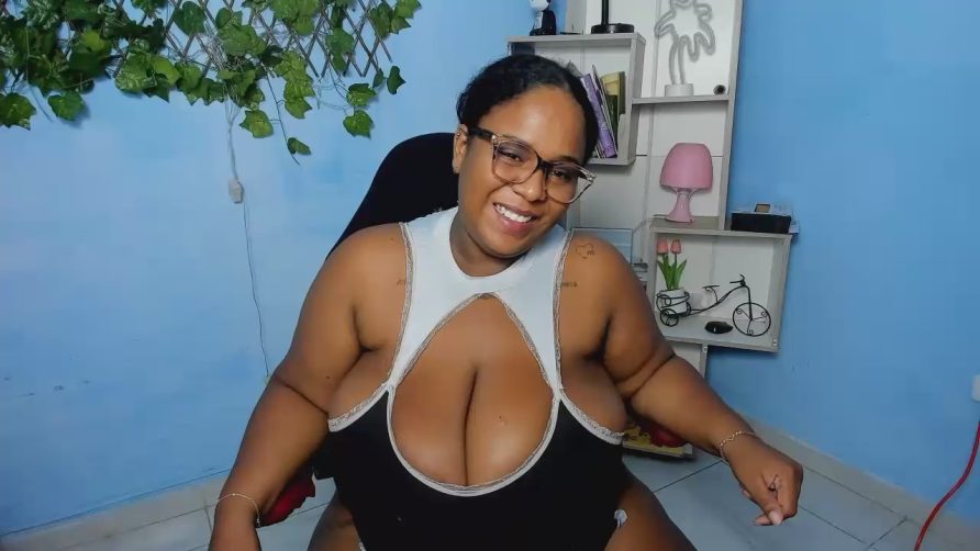 Chat Live with bbw_charlotee on Cam4