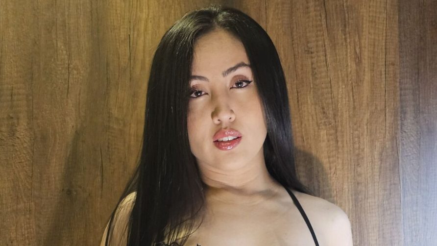 Chat Live with LinBecker on LiveJasmin