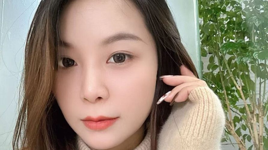 Chat Live with AhJing on LiveJasmin