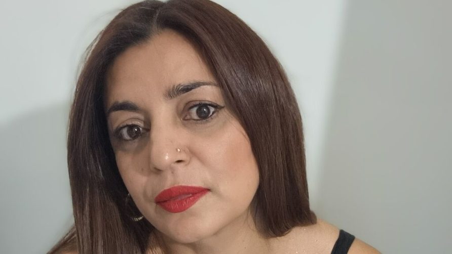 Chat Live with katyaros on LiveJasmin