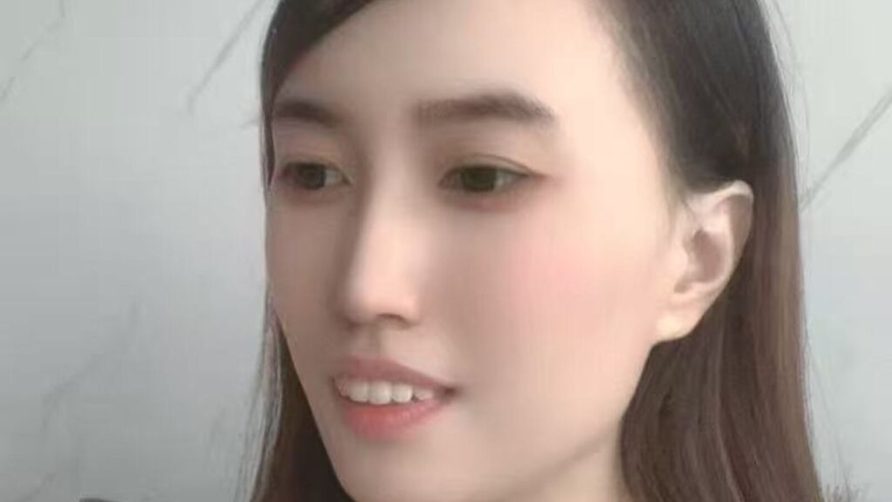 Chat Live with MengyinggYe on LiveJasmin