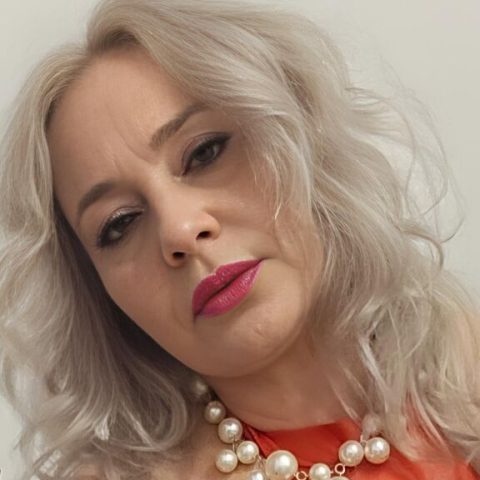 Chat Live with EmilyLoowe on LiveJasmin