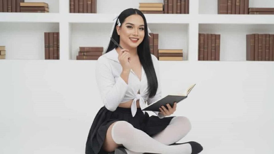 Chat Live with BeatriceGaza on LiveJasmin