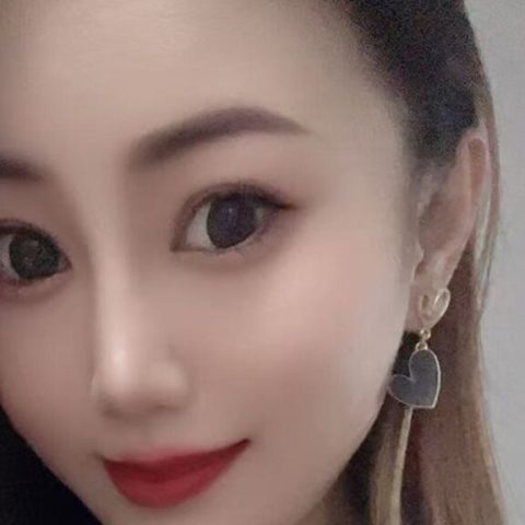 Chat Live with WeiwTang on LiveJasmin