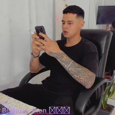 Chat Live with dage_19 on Cam4