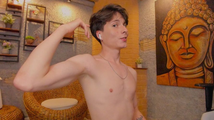 Chat Live with DantteRoux on LiveJasmin