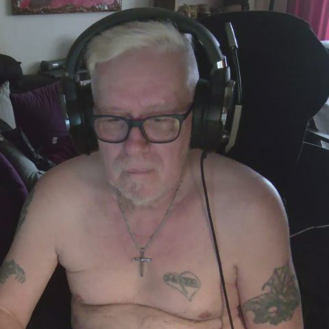 Chat Live with dirtyminds1 on Cam4