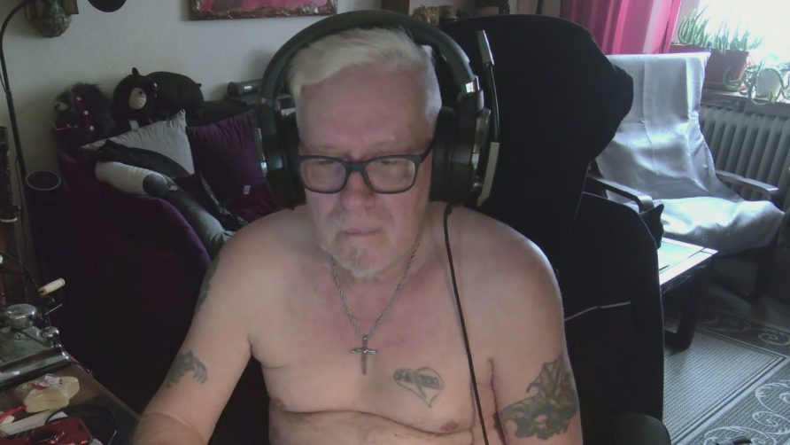 Chat Live with dirtyminds1 on Cam4